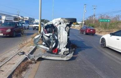 Mal inicio de semana para una conductora: se accidenta en la vía Mérida-Umán