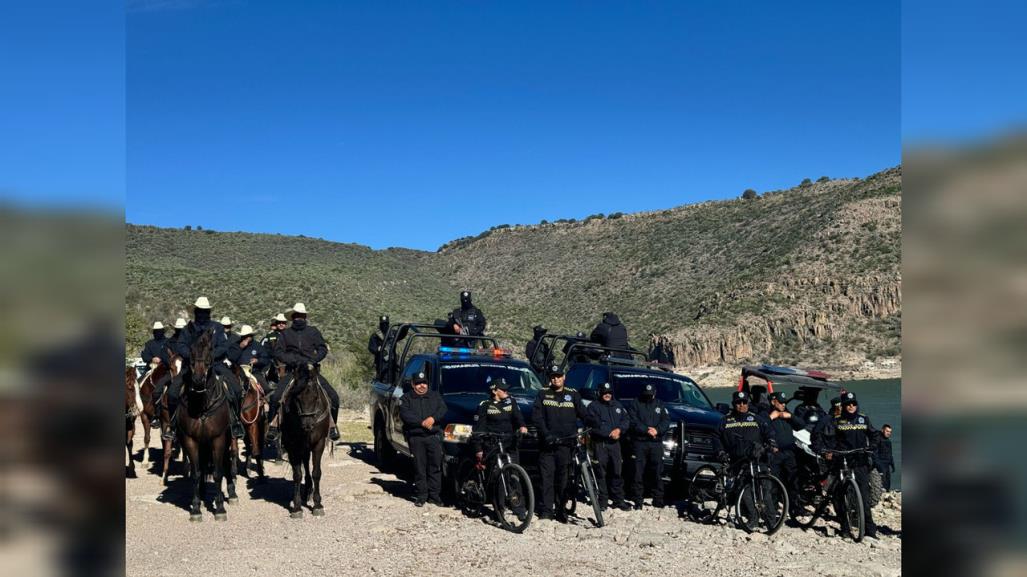 Policías montan operativo especial para apoyar a turistas y visitantes