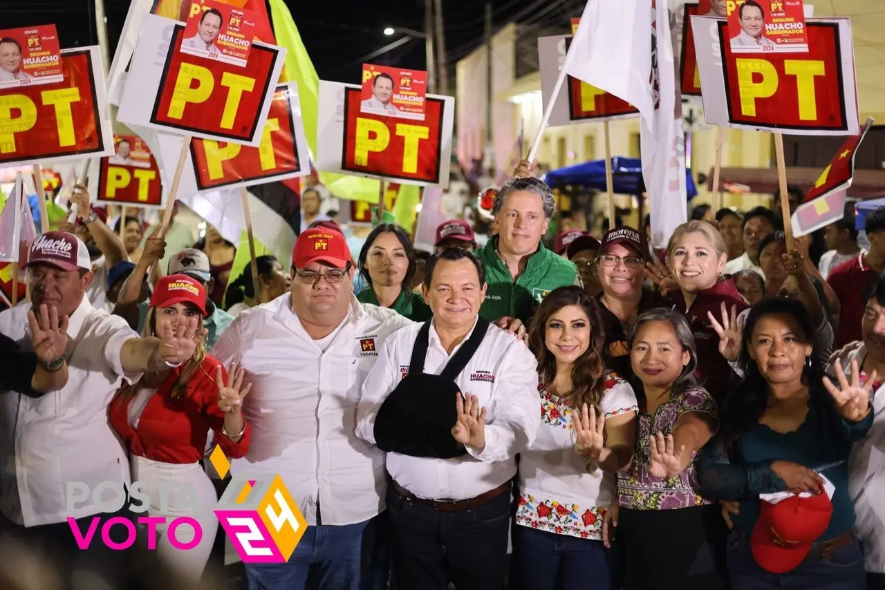 Joaquín Díaz Mena, en su recorrido por Cuzamá. Foto: Cortesía