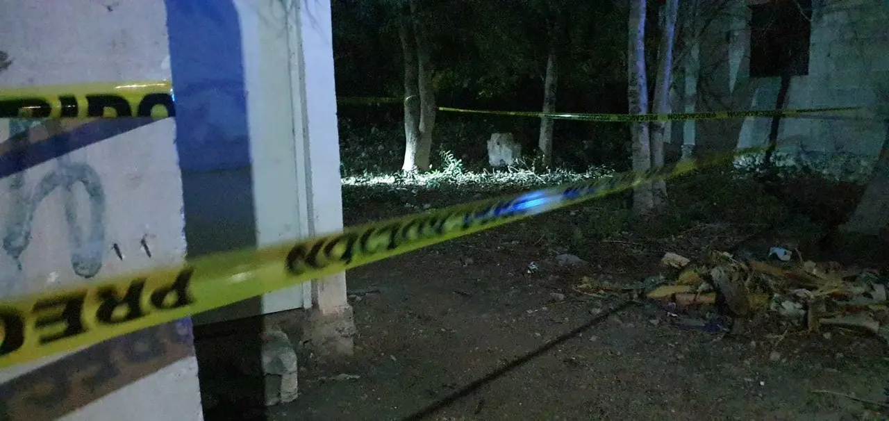 Al calor del alcohol, dos hermanos terminaron peleándose y uno de ellos resultó herido con arma blanca en una casa ubicada en el municipio de Dzidzantún.- Foto de Telesur Yucatán