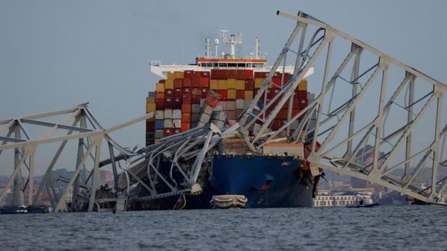 Buque carguero derriba puente en Baltimore