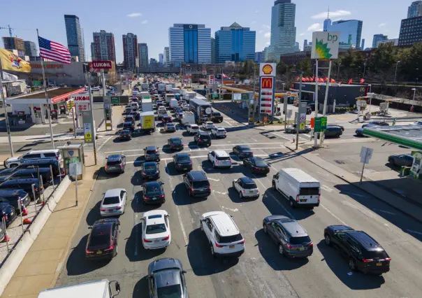 Nueva York será la primera ciudad en EU en cobrar peaje de 15 dólares por auto