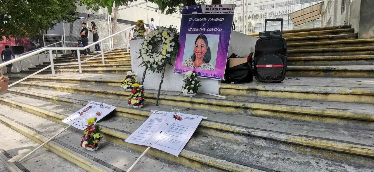 Ligia Canto Lugo realizó una manifestación pacífica a siete años del feminicidio de su hija. Foto: Alejandra Vargas