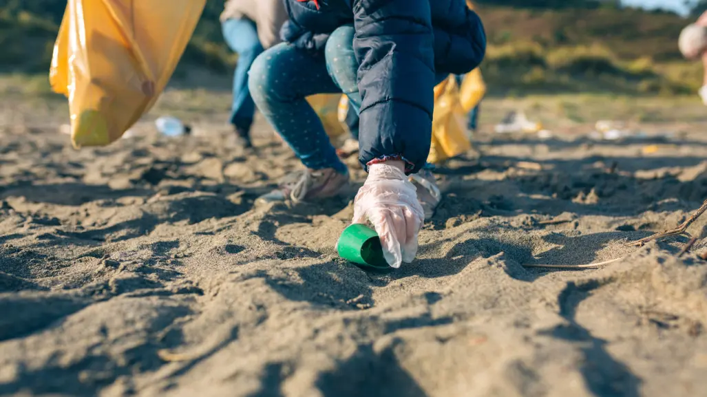 Consejos para minimizar el impacto ambiental en las playas estas vacaciones