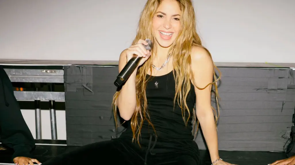 Una loba fuera del armario en Times Square: ¿Shakira estrena romance?