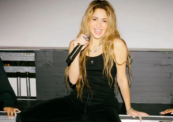 Una loba fuera del armario en Times Square: ¿Shakira estrena romance?