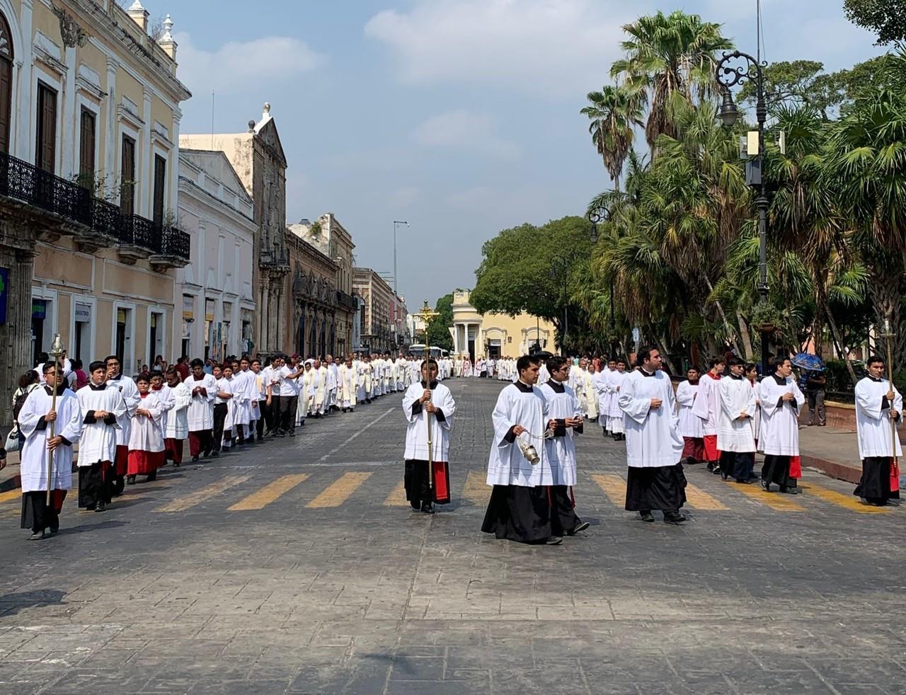 Procesión sacerdotal 2024. Foto: Adity Cupil