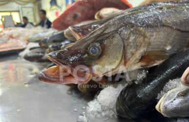 Abarrotan pescaderías previo a Viernes Santo en Monterrey