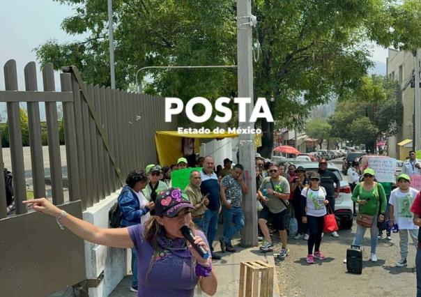 Exigen justicia para Ara, protestan en el penal de Barrientos (VIDEO)