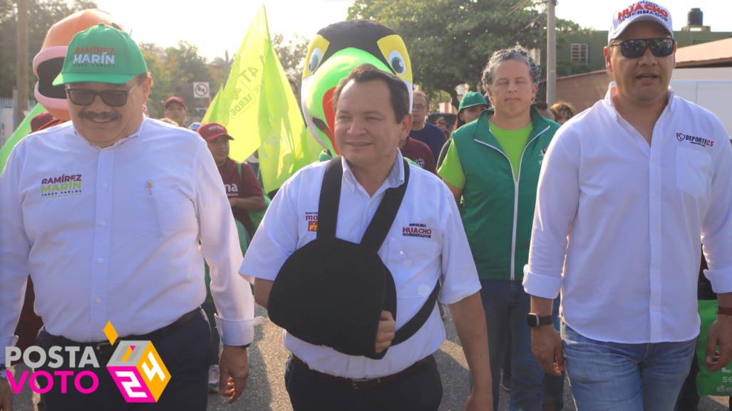 Huacho y Moy Muñoz realizan caminata por la colonia Felipe Carillo Puerto