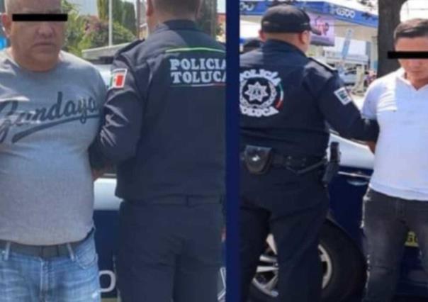 Detienen a dos presuntos asaltantes en Toluca