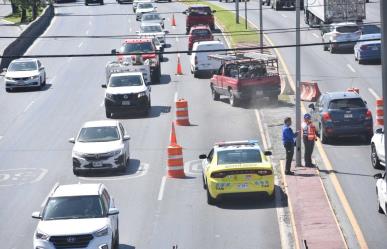 Implementan carril de contraflujo en Carretera Nacional para aligerar tráfico