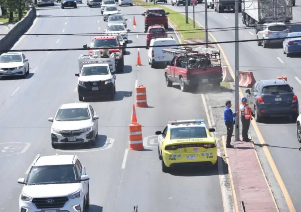 Implementan carril de contraflujo en Carretera Nacional para aligerar tráfico