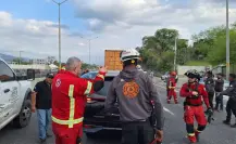 Choque carambola deja dos heridos en Carretera Nacional