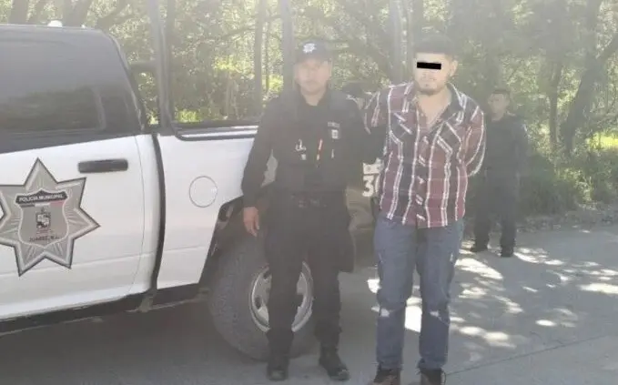 Los elementos policiacos informaron que tras cuestionar al ahora detenido, este los ignoró y se mostró prepotente. Foto: Cortesía.