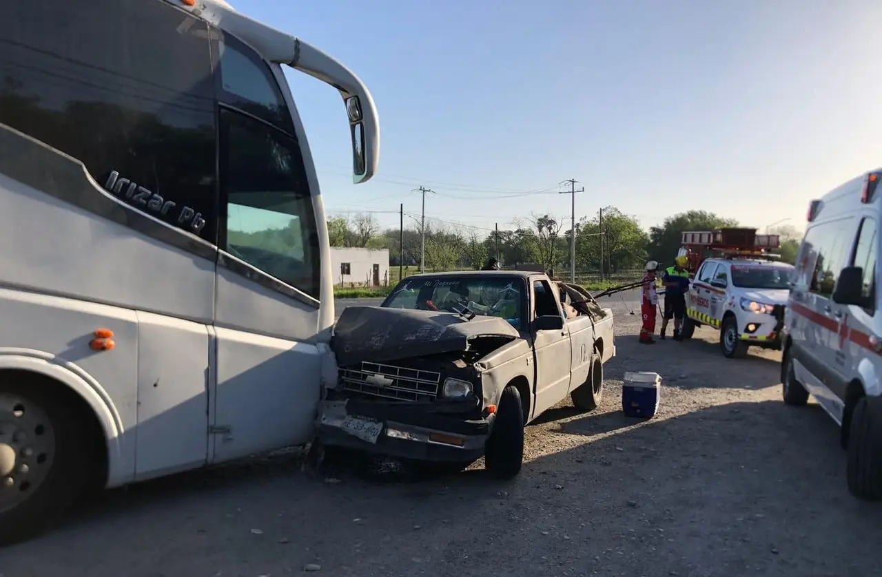 El incidente vial ocurrió en la Carretera Linares Galeana, a la altura de El Tio Pancho en la colonia Porfirio Díaz o La Loma. Foto: Al Día N.L.