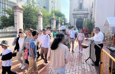 Visitan católicos siete templos en jueves santo