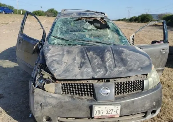 Familia resulta lesionada en volcadura en Carretera Victoria-Zaragoza