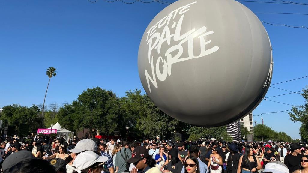 Sorprende Jay de la Cueva en escenario de Tecate Pal’ Norte junto a Belanova