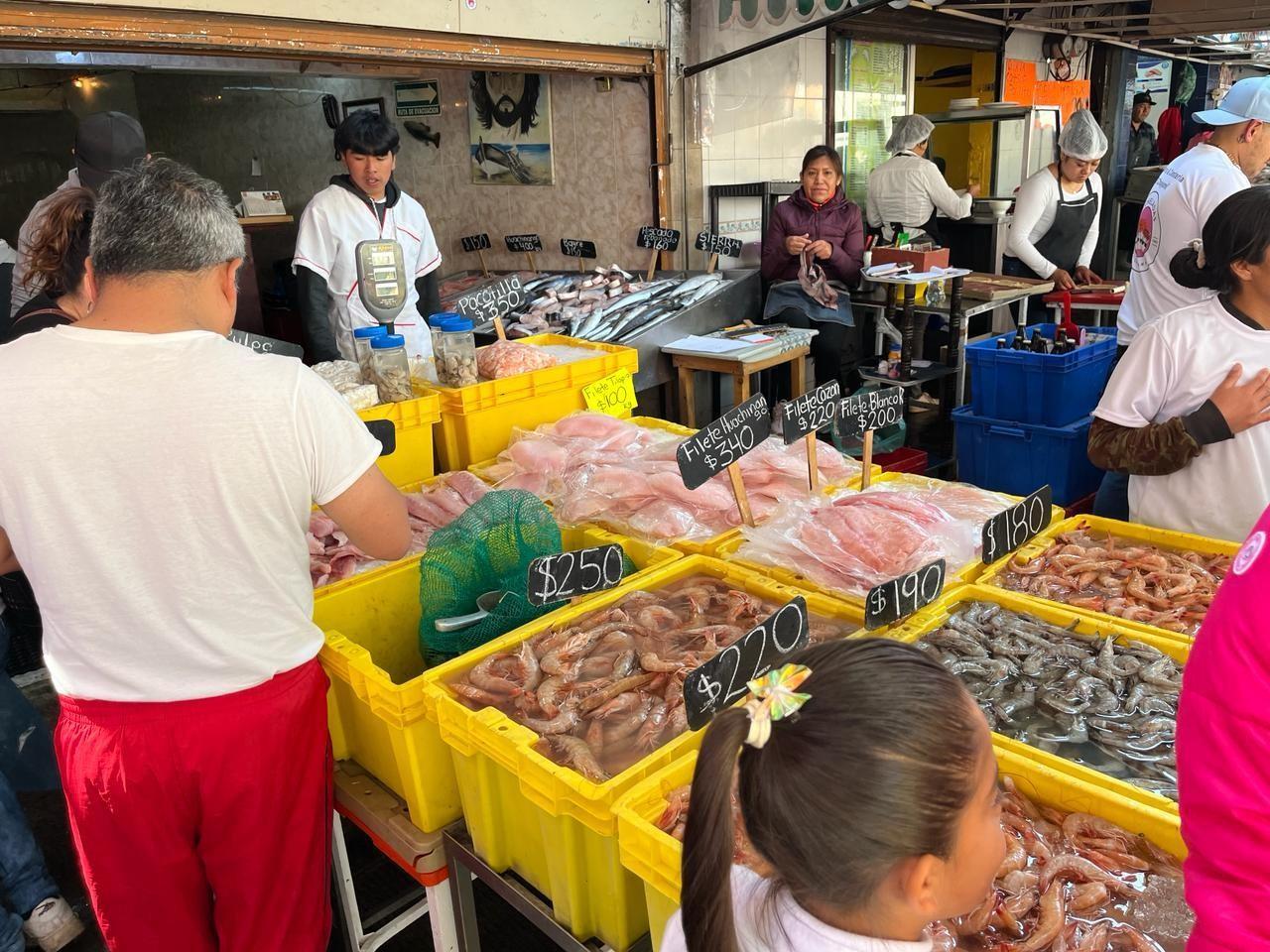 Continúan tradiciones de Semana Santa con venta de mariscos. Imagen: POSTA