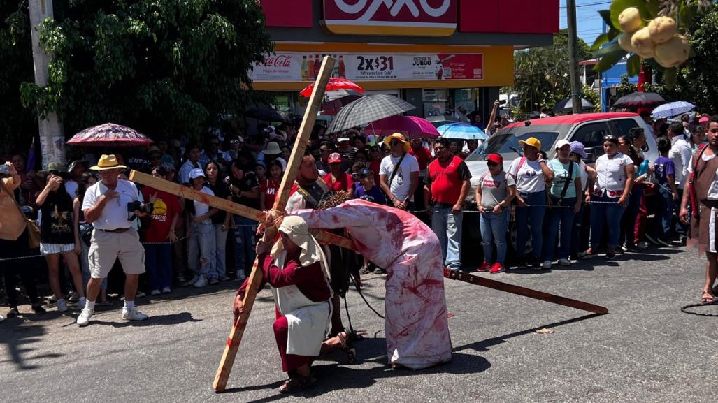 Cientos de feligreses se dieron cita en el Viacrucis viviente de Pacabtún