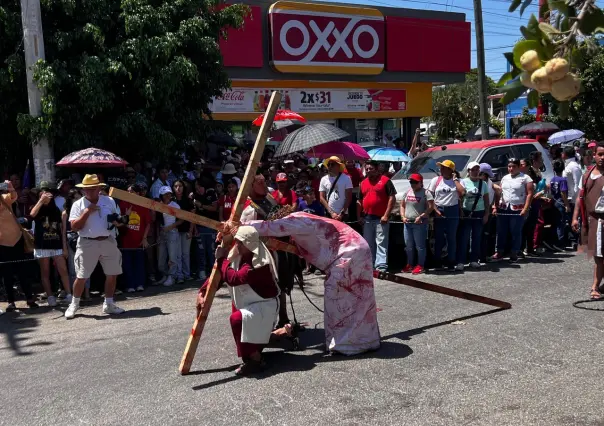 Cientos de feligreses se dieron cita en el Viacrucis viviente de Pacabtún