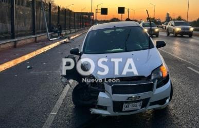 Hombre acaba herido tras choque en avenida Constitución