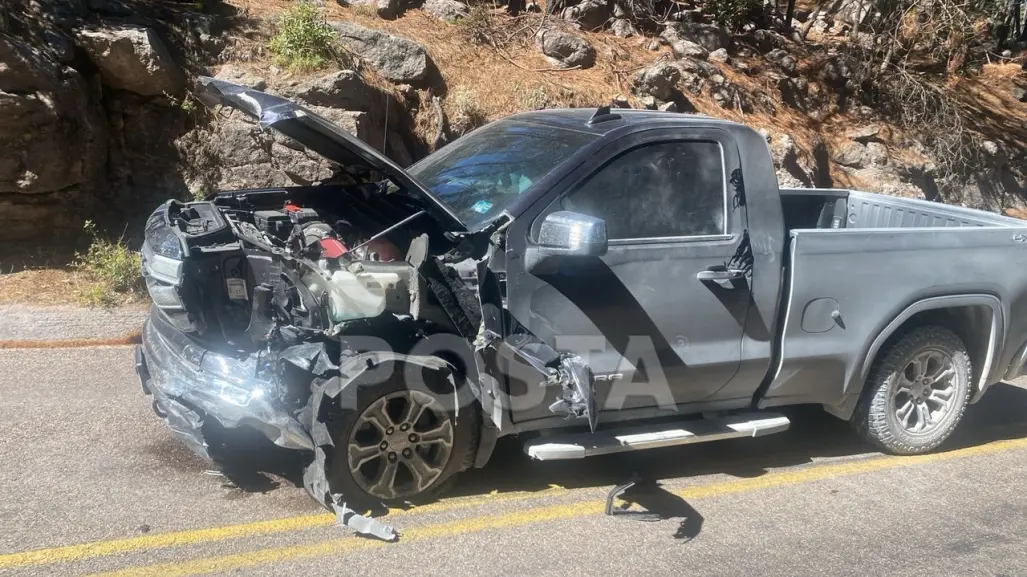 Reportan choque en Sábado Santo sobre carretera libre a Mazatlán; Dos lesionados