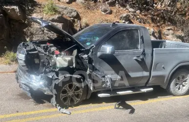 Reportan choque en Sábado Santo sobre carretera libre a Mazatlán; Dos lesionados