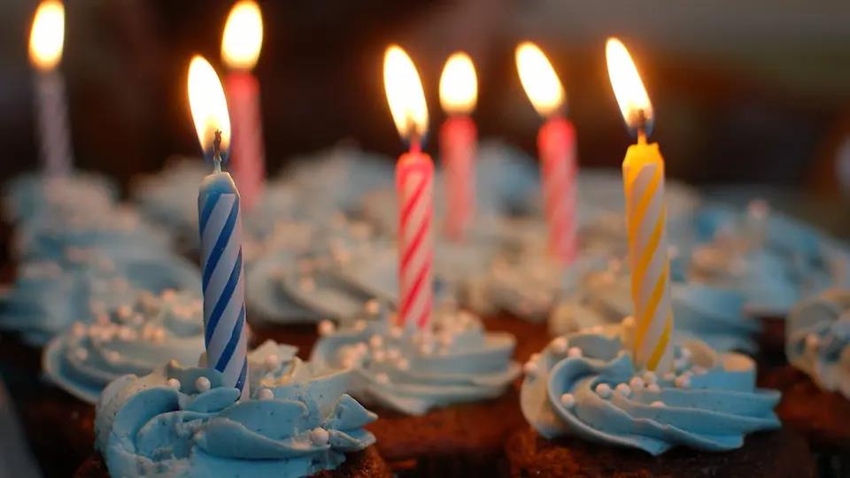 Descubre los regalos y descuentos que estas marcas te dan en tu cumpleaños