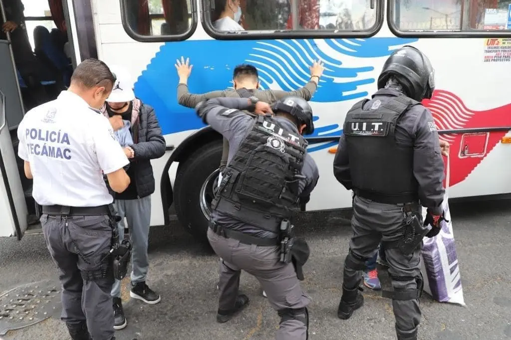 Las revisiones a las unidades de transporte público se hacen de forma aleatoria en la autopista México-Pachuca. Foto: Guardia Civil de Tecámac