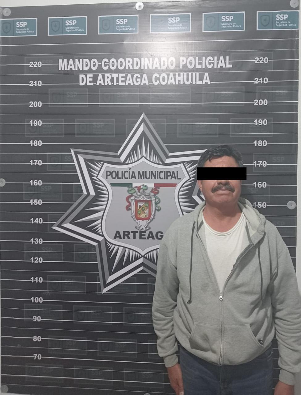 Detienen a hombre por encender fogata en Arteaga