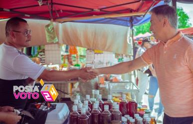 Aldo Fasci Zuazua recorre el mercado de la Independencia en Monterrey