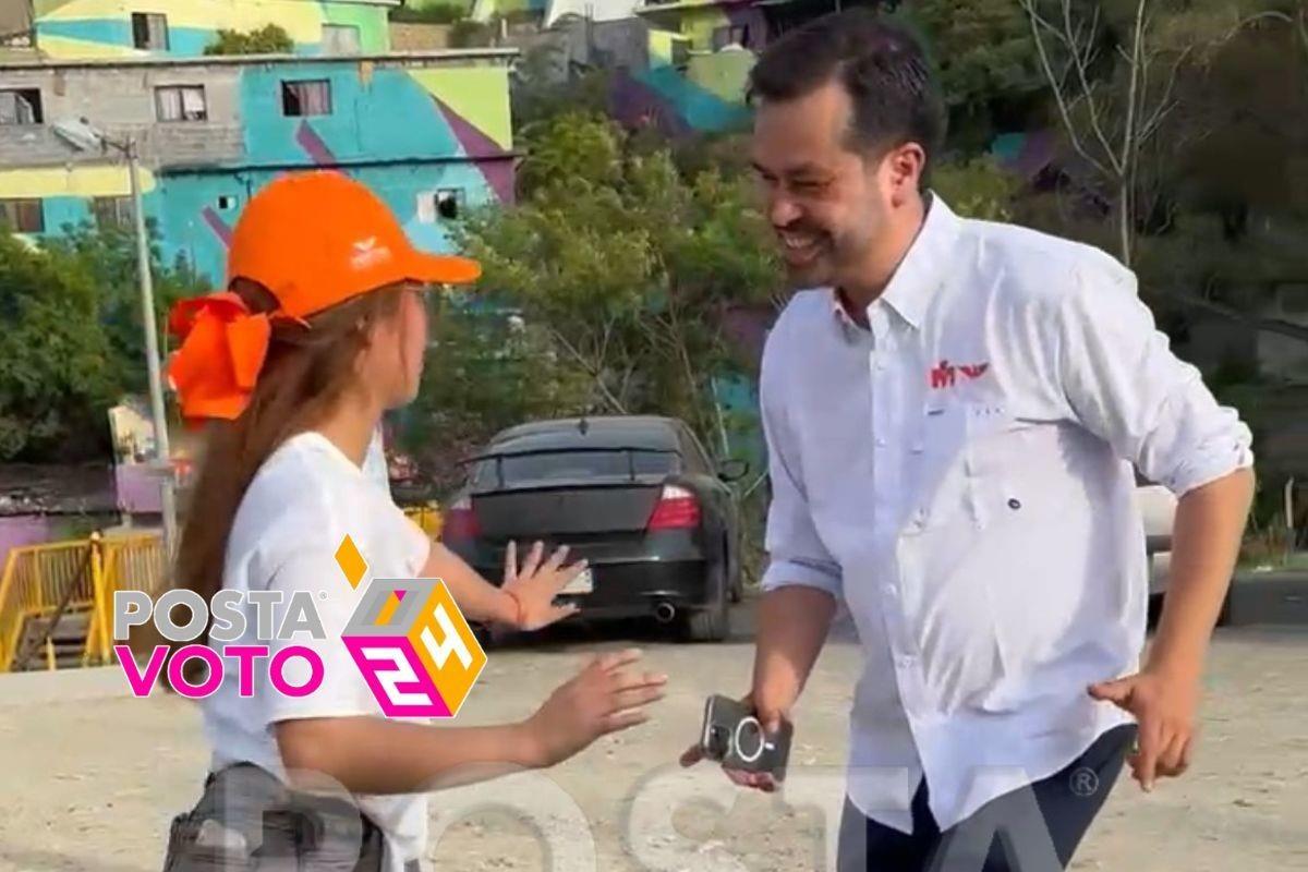 Saca Jorge Álvarez Máynez sus mejores pasos bailando cumbia rebajada en la zona de La Campana. Foto: Diego Beltrán