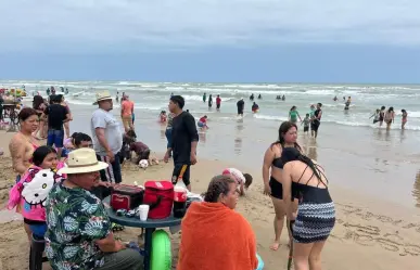 Creatividad en la playa: familia llega en su torton hasta Miramar (VIDEO)