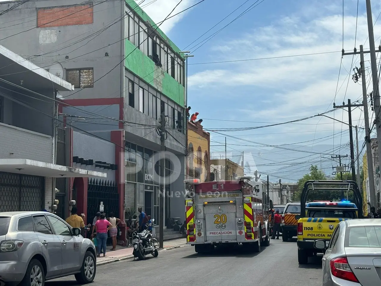 Consume fuego edificio que es habitado por personas extranjeras. Foto: Diego Beltrán