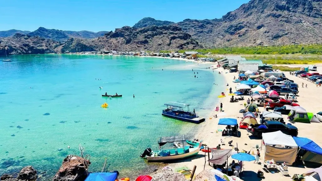 Playa El Burro en Mulegé es ideal para acampar