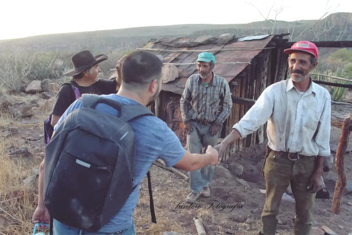 Conoce a los cuates que viven en cuevas en San Francisco de la Sierra