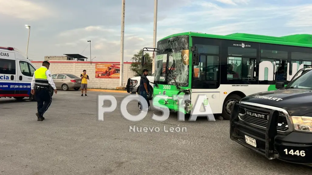 Choque de ruta y transporte de personal deja 14 heridos en Apodaca