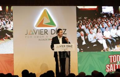 Presenta Javier Díaz Plataforma Política; asisten cientos de saltillenses