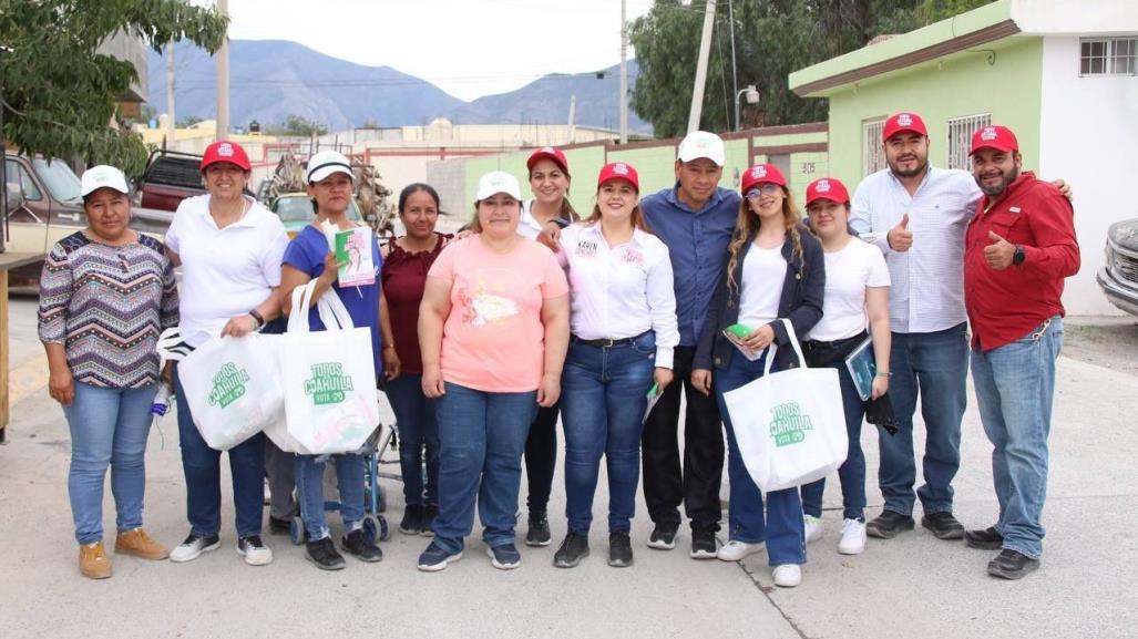 Se compromete Karen Sánchez a pavimentar calles en Arteaga