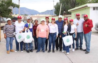 Se compromete Karen Sánchez a pavimentar calles en Arteaga