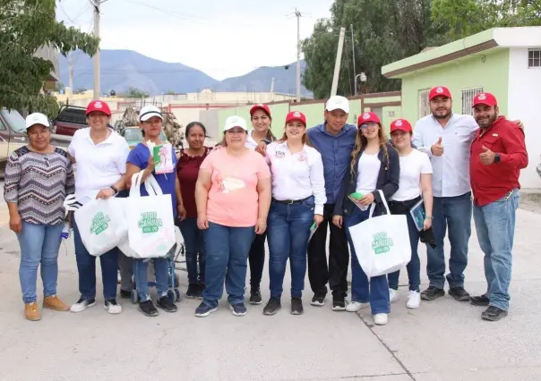 Se compromete Karen Sánchez a pavimentar calles en Arteaga