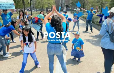 En Toluca marchan para visibilizar el autismo (VIDEO)