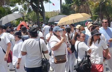 Personal de salud  de Yucatán protesta frente a Palacio de Gobierno