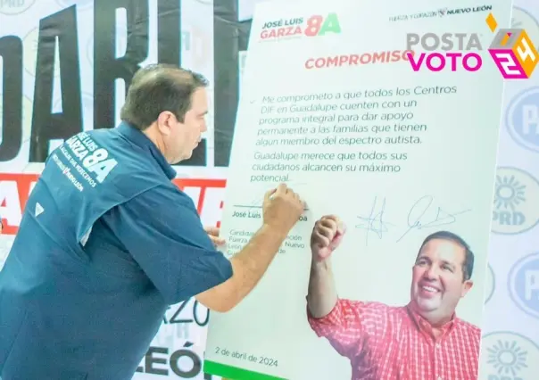 José Luis Garza Ochoa firma compromiso con comunidad autista de Guadalupe