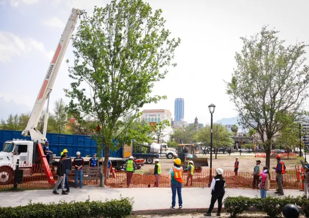 Reforestan con más de 300 árboles la Alameda de Monterrey