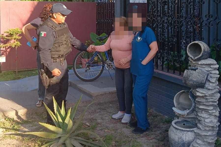 Mujer de 79 años sale de asilo en Chepevera y camina a Condominios Constitución