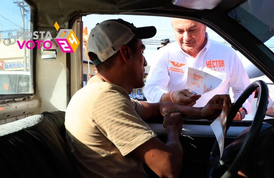 El candidato de Movimiento Ciudadano a la alcaldía de Guadalupe, Héctor García, señaló que incrementará los salarios de los policías. Fotos. Armando Galicia