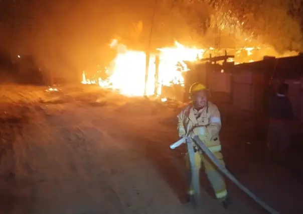 Fuego consume cuatro tejabanes en Escobedo